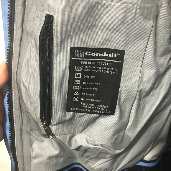 Mountain Hardwear Hooded Waterproof Shell - Picture 4 of 8